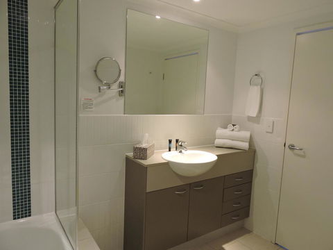 BASE Holidays - Ettalong Beach Premium Apartments - Kempsey Accommodation 6