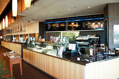 BASE Holidays - Ettalong Beach Premium Apartments - Kempsey Accommodation 2