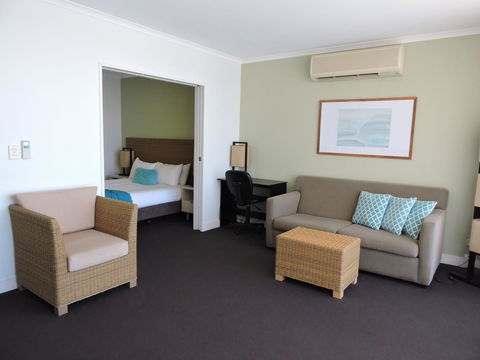 BASE Holidays - Ettalong Beach Premium Apartments - Kempsey Accommodation 9