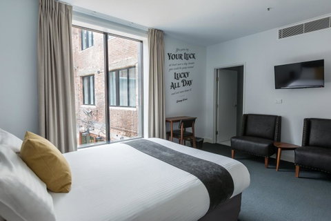 The Lucky Hotel - Kempsey Accommodation 2