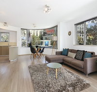 Lower Bridge and Sails - Executive 2BR Darlinghurst Apartment with Balcony and Rooftop Views - Kempsey Accommodation