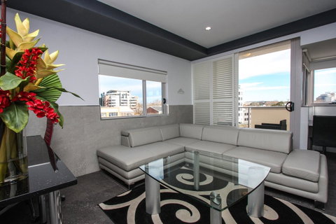 Honeysuckle Executive Apartments - Kempsey Accommodation 18