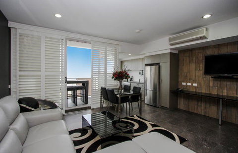 Honeysuckle Executive Apartments - Kempsey Accommodation 11