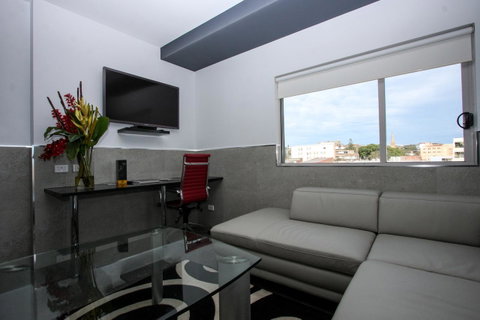 Honeysuckle Executive Apartments - Kempsey Accommodation 17