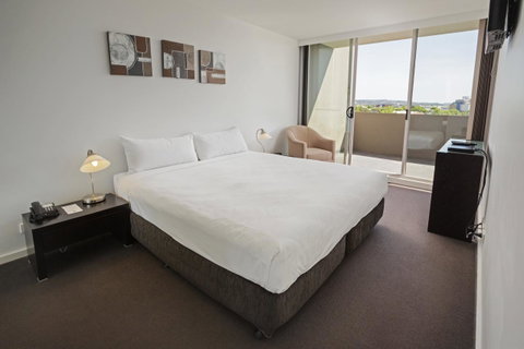Honeysuckle Executive Apartments - Kempsey Accommodation 36