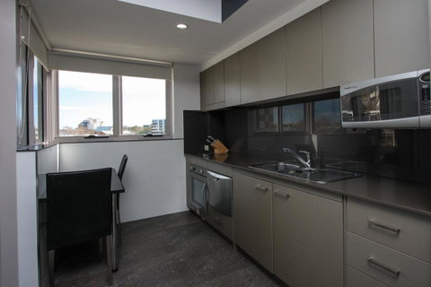Honeysuckle Executive Apartments - Kempsey Accommodation 21