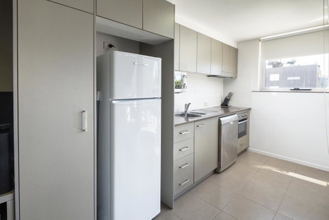 Honeysuckle Executive Apartments - Kempsey Accommodation 5