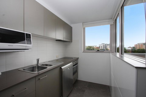 Honeysuckle Executive Apartments - Kempsey Accommodation 24