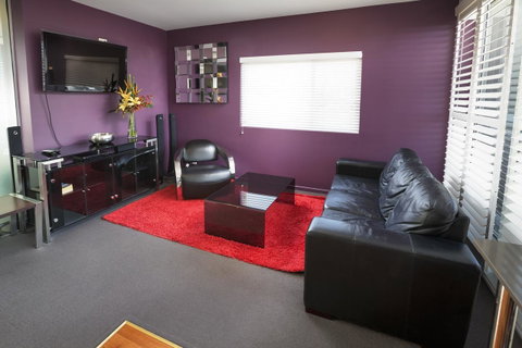 Honeysuckle Executive Apartments - Kempsey Accommodation 13