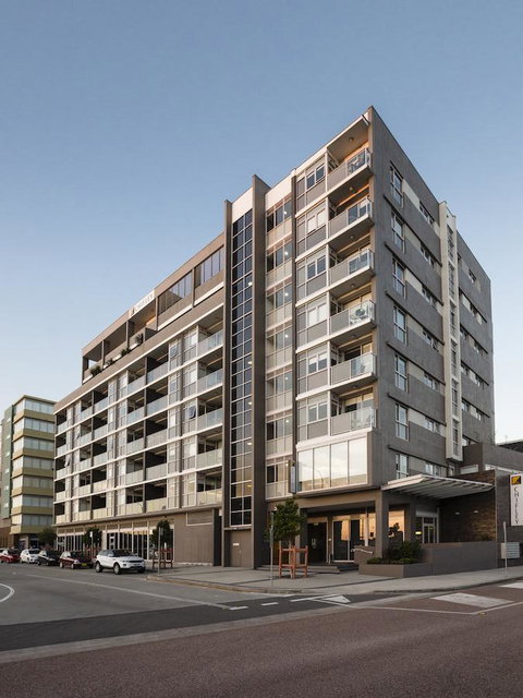 Honeysuckle Executive Apartments - Kempsey Accommodation 37