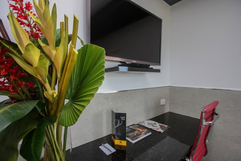 Honeysuckle Executive Apartments - Kempsey Accommodation 20