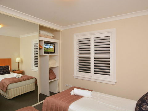 Villa De Saran Located Within Cypress Lakes - Kempsey Accommodation 10