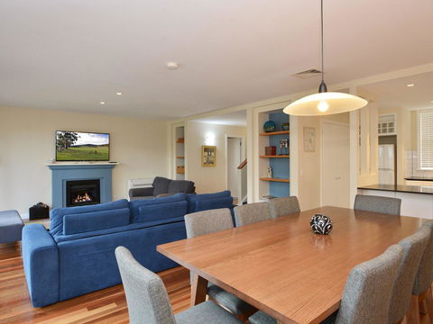 Villa De Saran Located Within Cypress Lakes - Kempsey Accommodation 12