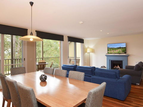 Villa De Saran Located Within Cypress Lakes - Kempsey Accommodation 6