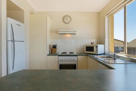 Baywatch Apartments Merimbula - Kempsey Accommodation 18