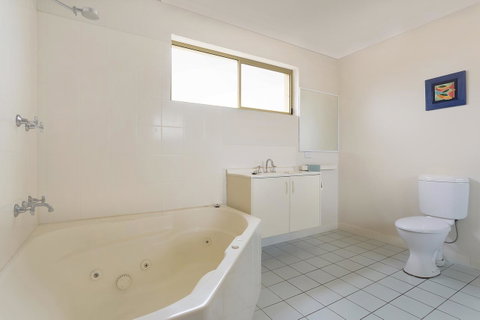 Baywatch Apartments Merimbula - Kempsey Accommodation 15
