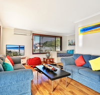 Sandy Toes Beach House Jervis Bay - 2min to Beach - Kempsey Accommodation