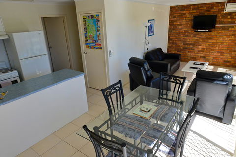 Beach House Holiday Apartments - Kempsey Accommodation 10