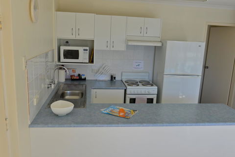 Beach House Holiday Apartments - Kempsey Accommodation 6