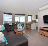Gorgeous Coogee Views 2 beds WT21 - Kempsey Accommodation