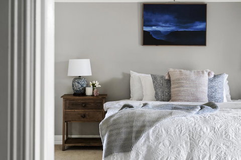 The Spa Cottage With HotTub, Netflix & Stan - Kempsey Accommodation 2