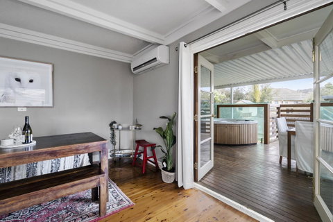The Spa Cottage With HotTub, Netflix & Stan - Kempsey Accommodation 6