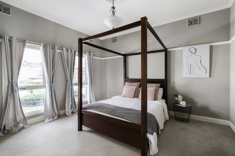 The Spa Cottage With HotTub, Netflix & Stan - Kempsey Accommodation 7