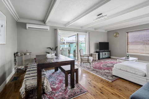 The Spa Cottage With HotTub, Netflix & Stan - Kempsey Accommodation 23