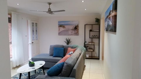 Twin Palms Holiday House At Lighthouse - Kempsey Accommodation 5
