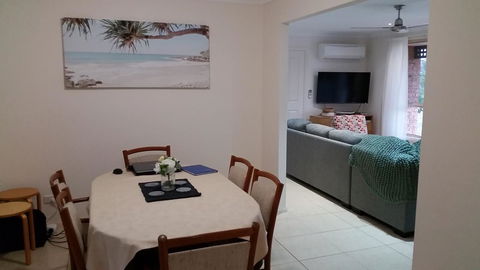 Twin Palms Holiday House At Lighthouse - Kempsey Accommodation 2