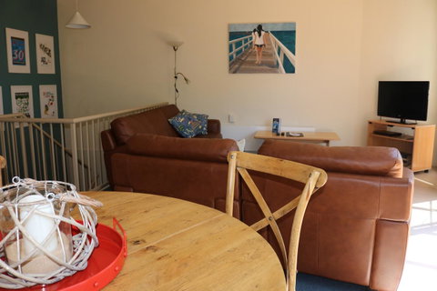 Beaches Apartments Merimbula - Kempsey Accommodation 9