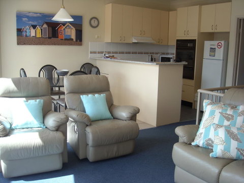 Beaches Apartments Merimbula - Kempsey Accommodation 2