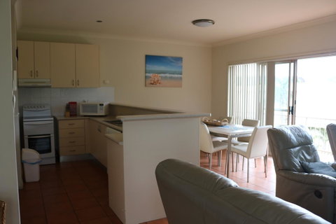 Beaches Apartments Merimbula - Kempsey Accommodation 17