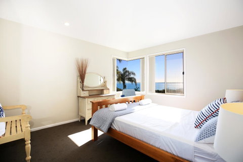 Seaglass - Stunning Views Of Jervis Bay - Kempsey Accommodation 11