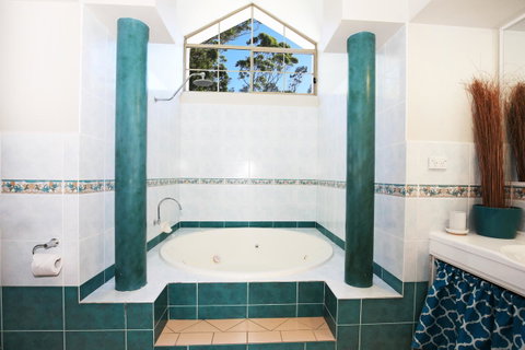 Seaglass - Stunning Views Of Jervis Bay - Kempsey Accommodation 16
