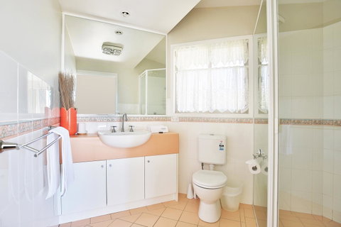 Seaglass - Stunning Views Of Jervis Bay - Kempsey Accommodation 17