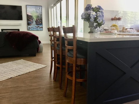 Chanticleer Gardens Barn Cottage With A Pool - Kempsey Accommodation 8