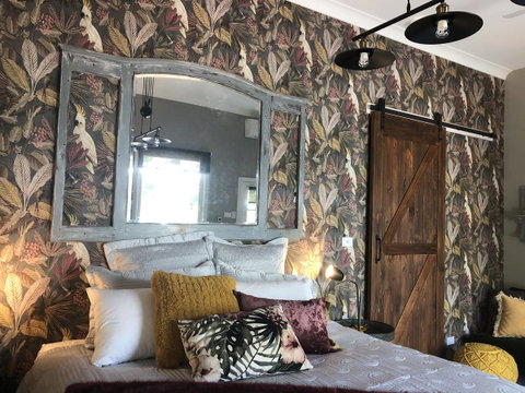 Chanticleer Gardens Barn Cottage With A Pool - Kempsey Accommodation 20