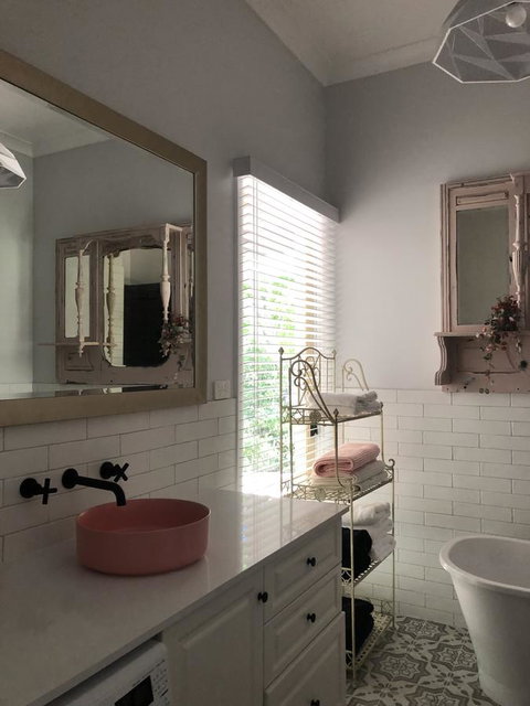Chanticleer Gardens Barn Cottage With A Pool - Kempsey Accommodation 33