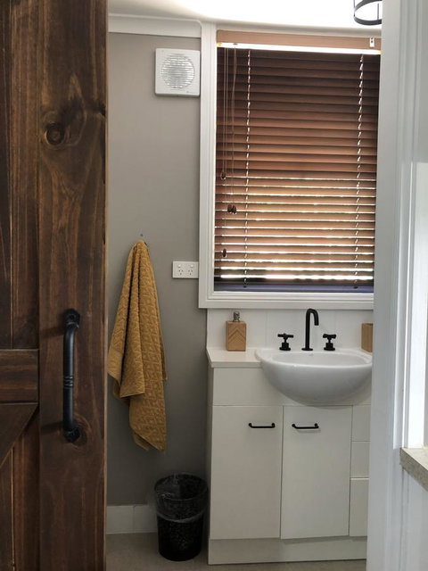 Chanticleer Gardens Barn Cottage With A Pool - Kempsey Accommodation 22