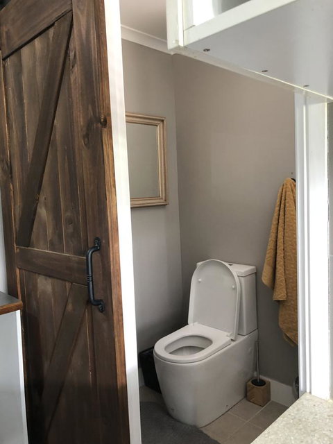 Chanticleer Gardens Barn Cottage With A Pool - Kempsey Accommodation 21