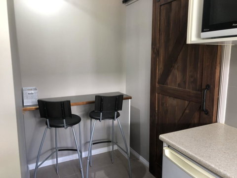 Chanticleer Gardens Barn Cottage With A Pool - Kempsey Accommodation 23