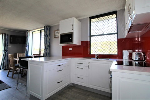 Beachfront 3, 25 Willow Street - Kempsey Accommodation 6