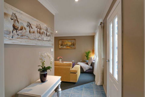 Mountainside B & B - Kempsey Accommodation 4