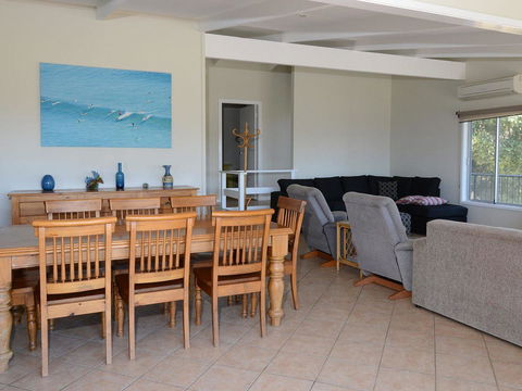 2 Cliff Road - Kempsey Accommodation 3