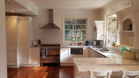 Bowral Escape - Kempsey Accommodation 6