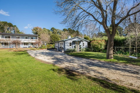 Bowral Escape - Kempsey Accommodation 4