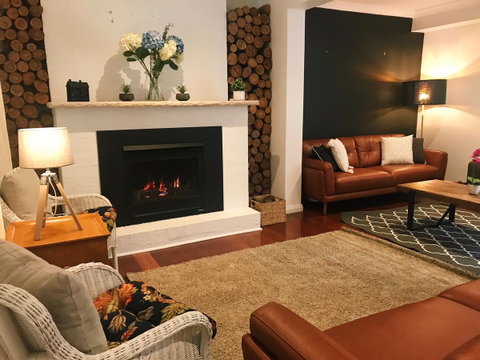 Bowral Escape - Kempsey Accommodation 15