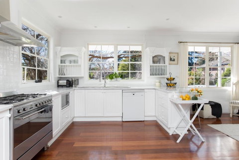 Bowral Escape - Kempsey Accommodation 5