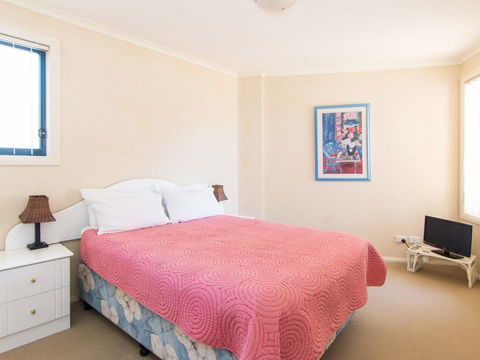 Millennium 102 With Pool In Complex - Kempsey Accommodation 1